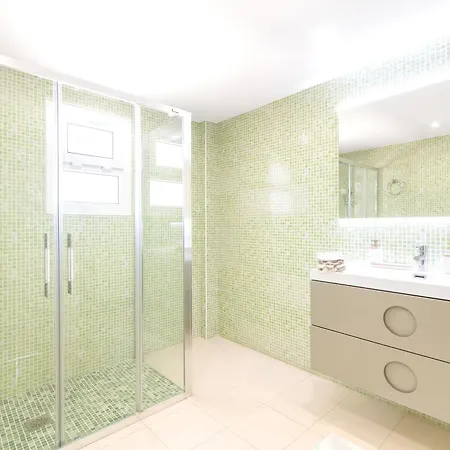 4 Bedrooms With Sea View Shared Pool And Furnished Terrace At Nueva Andalucia 4 Km Away From The *